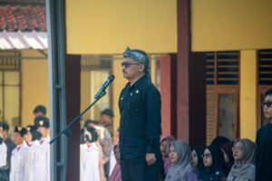 Sambutan-Kepala-Sekolah-Upacara-Peringatan-Hari-Pendidikan-Nasional-SMKN-1-Padaherang